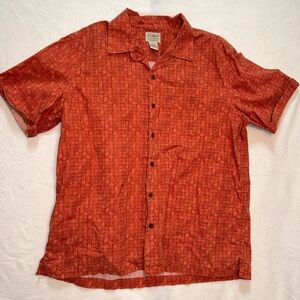 LL Bean Shirt Mens Size Large Short Sleeve Button Up Geometric Mayan Print